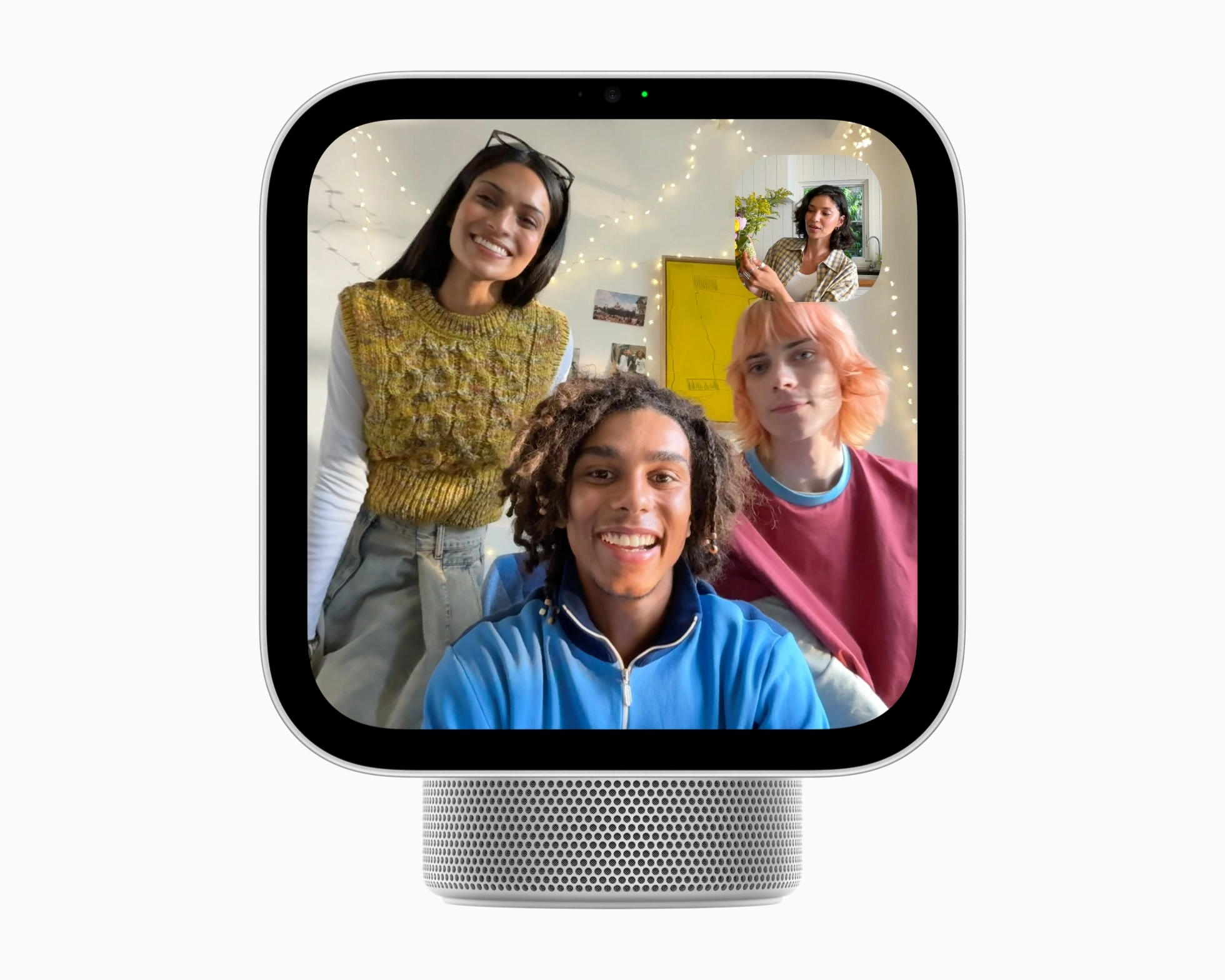 Apple-HomeView-FaceTime-Center-Stage-261013_big.jpg.large_2x